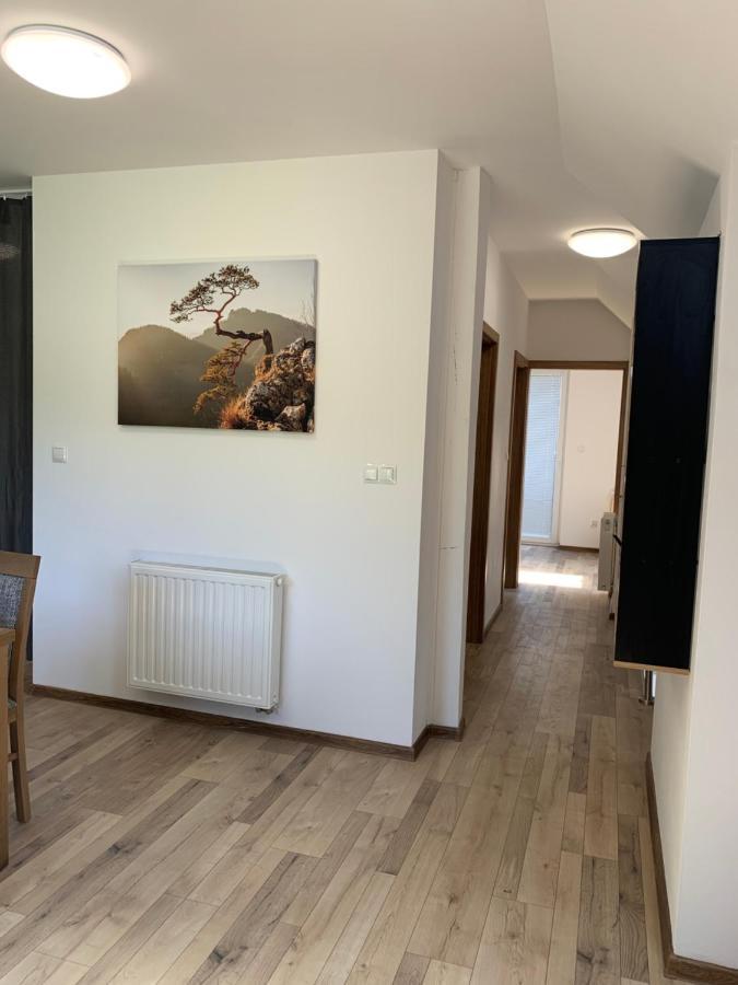 Cozy 2-Bedroom Vacation Apartment With Entire Top Floor Gaj  Εξωτερικό φωτογραφία