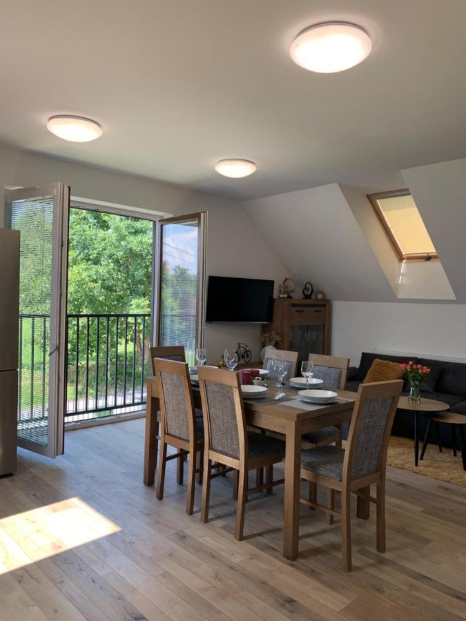 Cozy 2-Bedroom Vacation Apartment With Entire Top Floor Gaj  Εξωτερικό φωτογραφία
