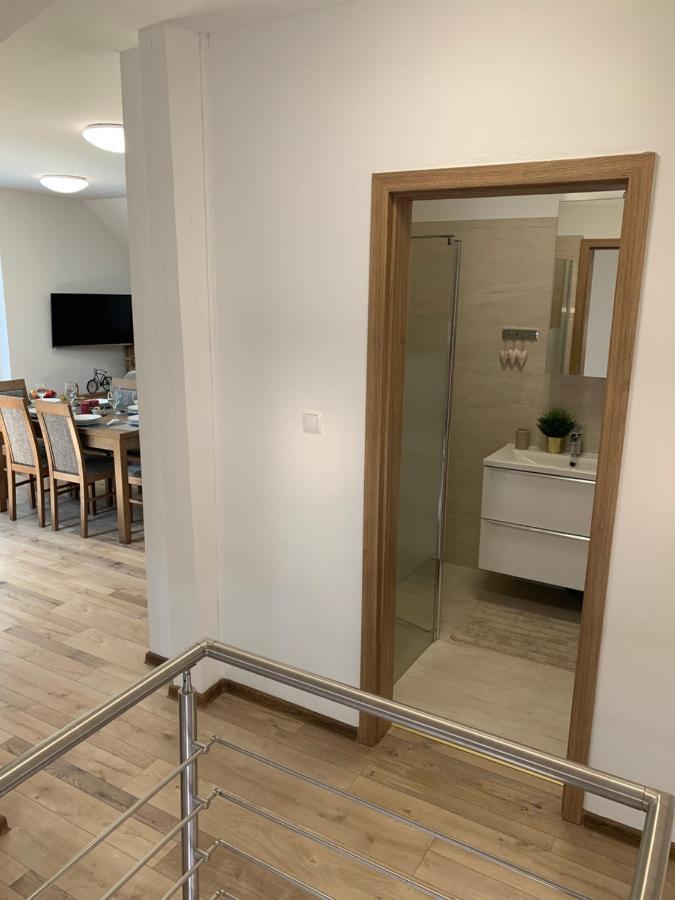 Cozy 2-Bedroom Vacation Apartment With Entire Top Floor Gaj  Εξωτερικό φωτογραφία